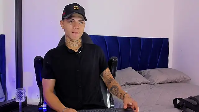 Snapshot of john_mystic chatting on 10/09/25, 02:20 john mystic online show from 10/09/25, 02:20