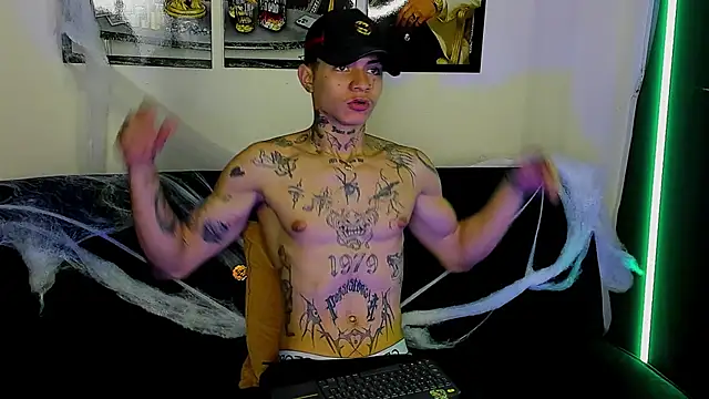 Snapshot of john_mystic chatting on 10/21/25, 08:09 john mystic online show from 10/21/25, 08:09