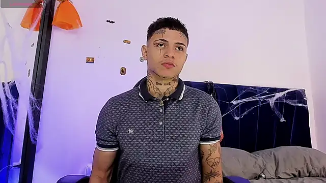 Snapshot of john_mystic chatting on 10/23/25, 05:07 john mystic online show from 10/23/25, 05:07