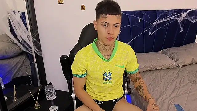 Snapshot of john_mystic chatting on 10/29/25, 03:42 john mystic online show from 10/29/25, 03:42