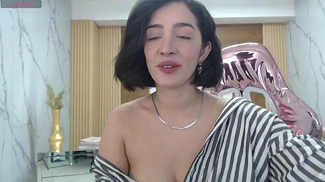 Snapshot of sara_lopez_s chatting on 03/16/26, 01:37 sara lopez s online show from 03/16/26, 01:37