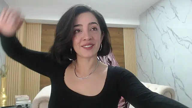 Snapshot of sara_lopez_s chatting on 04/13/26, 01:49 sara lopez s online show from 04/13/26, 01:49