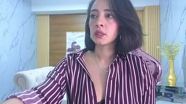 Snapshot of sara_lopez_s chatting on 05/11/26, 02:12 sara lopez s online show from 05/11/26, 02:12