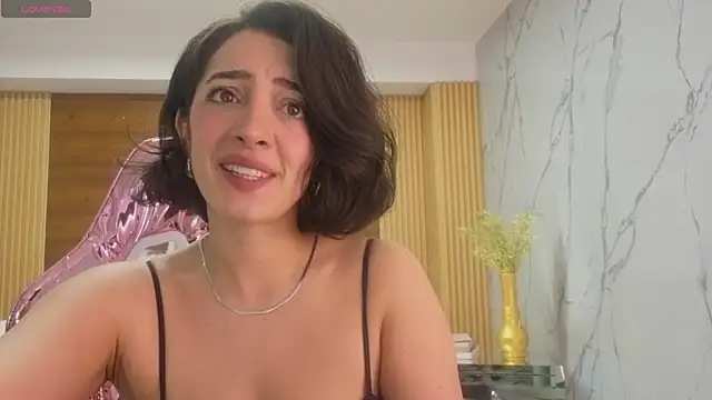 Snapshot of sara_lopez_s chatting on 05/19/26, 02:12 sara lopez s online show from 05/19/26, 02:12