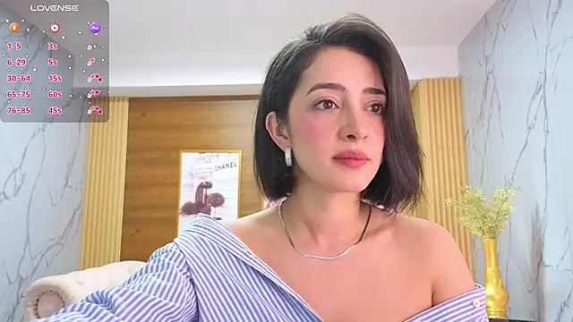 Snapshot of sara_lopez_s chatting on 05/23/26, 01:48 sara lopez s online show from 05/23/26, 01:48