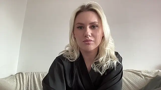 ElaraLuxxxe online show from 09/24/25, 10:07