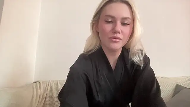 ElaraLuxxxe online show from 09/29/25, 10:09