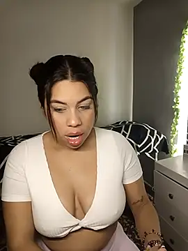 GabyMontenegro online show from 09/28/25, 10:42