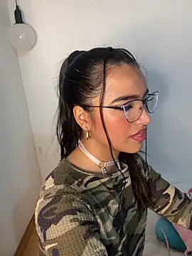 Snapshot of Mia_ferrari_1 chatting on 09/11/25, 11:21 Mia ferrari 1 online show from 09/11/25, 11:21