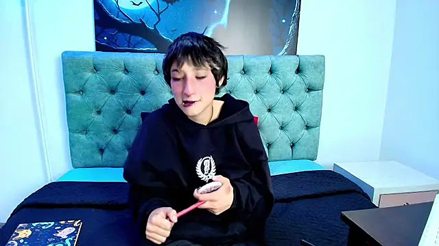 IsabelCortezz online show from 10/08/25, 11:41