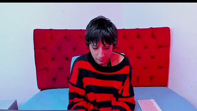 IsabelCortezz online show from 10/22/25, 11:43