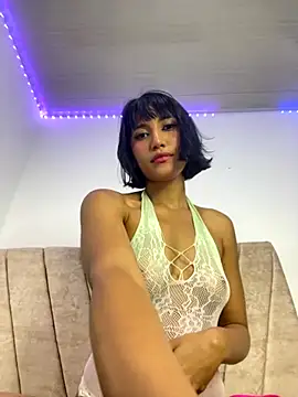 Amberdecolombia online show from 11/18/25, 02:50