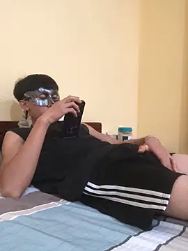 thienlong05 online show from 10/03/25, 03:42