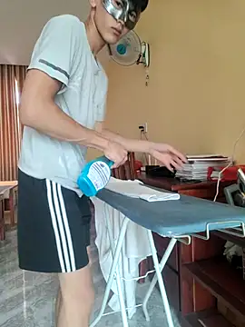 thienlong05 online show from 10/12/25, 02:21