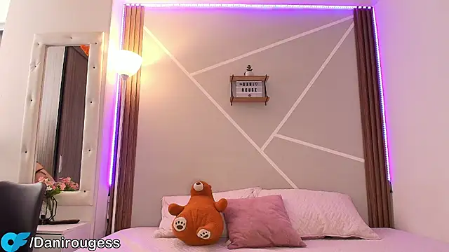 Little ginger online show from 09/19/25, 12:50