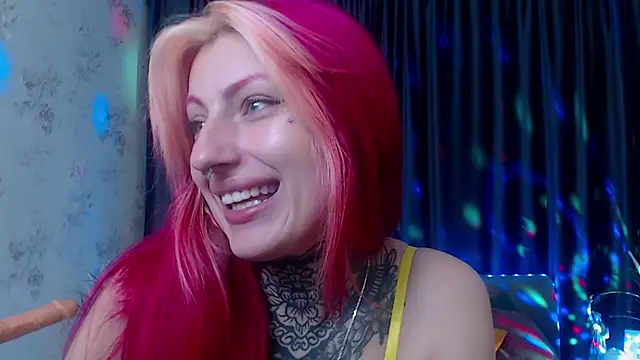 Nina Blum  online show from 10/27/25, 06:28