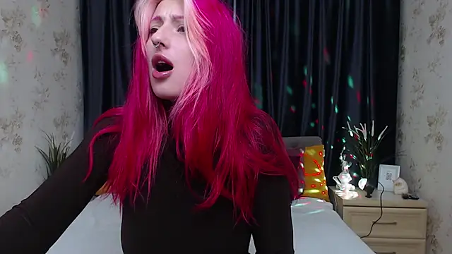 Nina Blum  online show from 11/06/25, 06:14