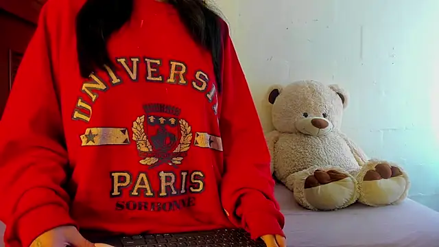 Snapshot of cold_snow013 chatting on 10/20/25, 01:44 cold snow013 online show from 10/20/25, 01:44