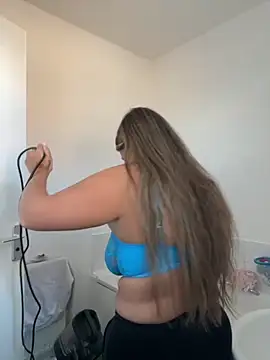 Goldiebaby online show from 11/20/25, 01:44