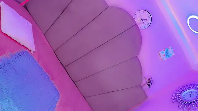 Nauthy girl online show from 10/06/25, 12:02