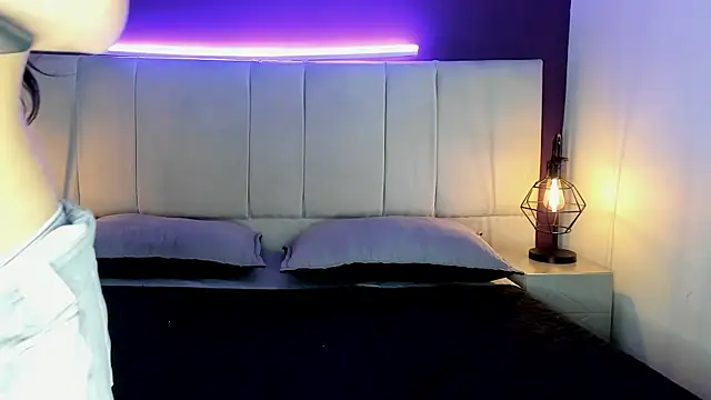 NiraLux online show from 10/25/25, 01:07