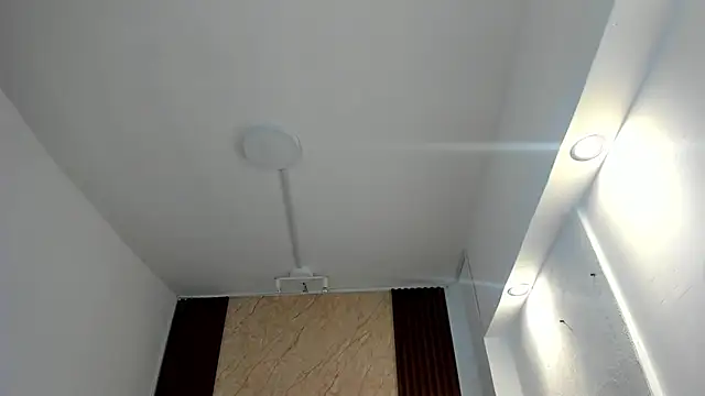 Snapshot of Thais_kim chatting on 10/23/25, 12:37 Thais kim online show from 10/23/25, 12:37