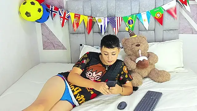 Snapshot of christopher_Hot chatting on 06/24/26, 08:52 christopher Hot online show from 06/24/26, 08:52