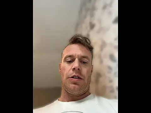 DILFiGuess11 online show from 07/08/26, 06:29