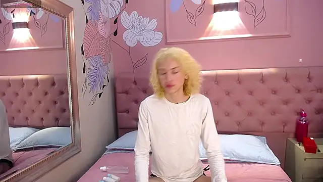 Aaron Fordd online show from 11/23/25, 01:33