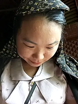 Snapshot of may-squirl chatting on 10/20/25, 02:23 may-squirl online show from 10/20/25, 02:23