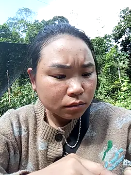 Snapshot of may-squirl chatting on 11/07/25, 02:22 may-squirl online show from 11/07/25, 02:22