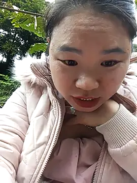 Snapshot of may-squirl chatting on 11/20/25, 02:01 may-squirl online show from 11/20/25, 02:01