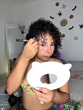 ViolettaMiller  online show from 10/17/25, 01:14