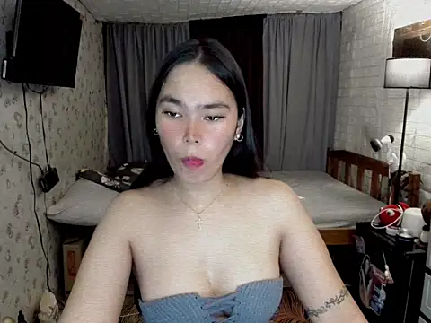 awesomegurl21 online show from 10/05/25, 02:43