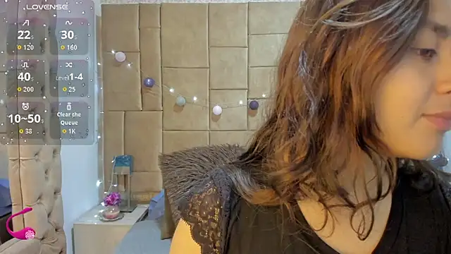 ambar 69  online show from 11/02/25, 04:15