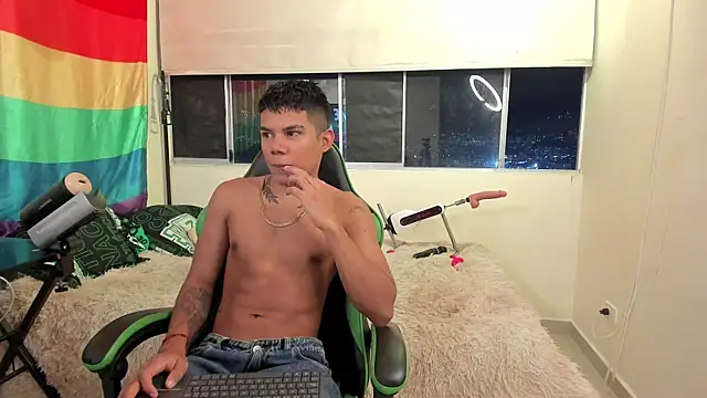 Snapshot of Jack_castell chatting on 12/02/25, 12:05 Jack castell online show from 12/02/25, 12:05