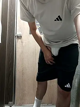 Snapshot of lovewhite222 chatting on 10/23/25, 06:34 lovewhite222 online show from 10/23/25, 06:34