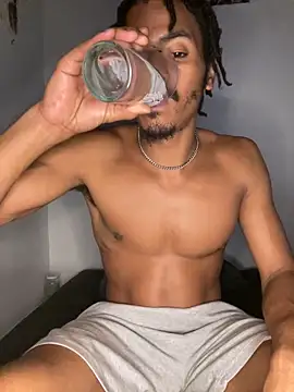 Snapshot of TRILLAHUNG chatting on 09/15/25, 01:38 TRILLAHUNG online show from 09/15/25, 01:38