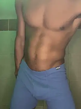 Snapshot of TRILLAHUNG chatting on 09/16/25, 01:23 TRILLAHUNG online show from 09/16/25, 01:23