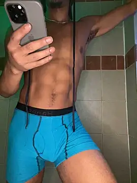 Snapshot of TRILLAHUNG chatting on 09/20/25, 11:44 TRILLAHUNG online show from 09/20/25, 11:44