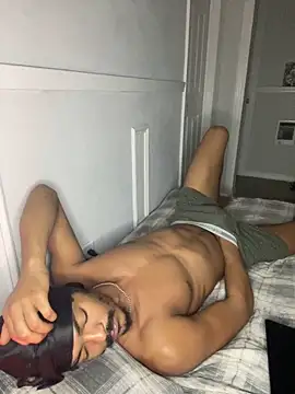 Snapshot of TRILLAHUNG chatting on 09/30/25, 04:06 TRILLAHUNG online show from 09/30/25, 04:06