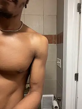 Snapshot of TRILLAHUNG chatting on 10/05/25, 02:37 TRILLAHUNG online show from 10/05/25, 02:37