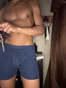 Snapshot of TRILLAHUNG chatting on 10/30/25, 03:19 TRILLAHUNG online show from 10/30/25, 03:19