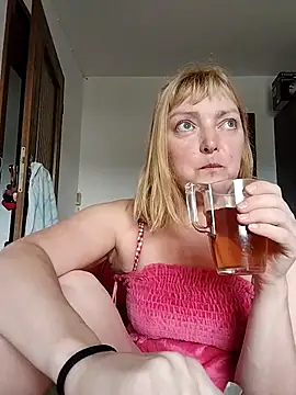 LiluLiluLilu online show from 09/22/25, 06:37