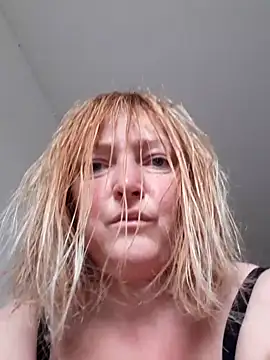 LiluLiluLilu online show from 10/13/25, 08:47