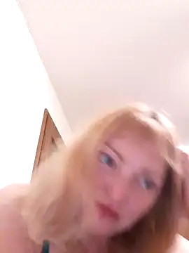 LiluLiluLilu online show from 10/23/25, 09:24