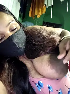 V-hot-swiet online show from 10/30/25, 11:27