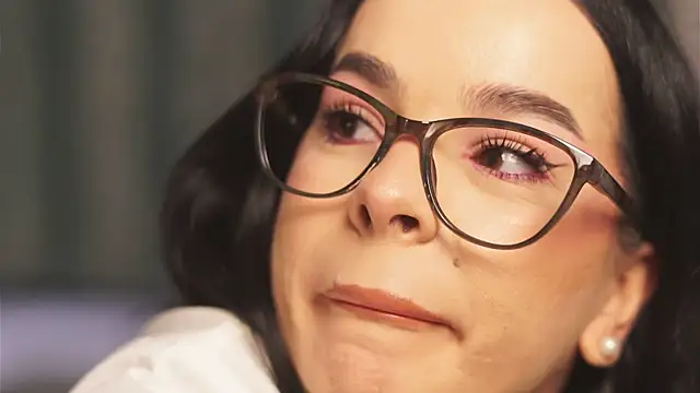 Snapshot of DeniseBlu chatting on 10/16/25, 04:57 DeniseBlu online show from 10/16/25, 04:57