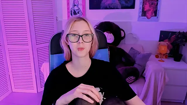 RubyBennett online show from 09/11/25, 07:08