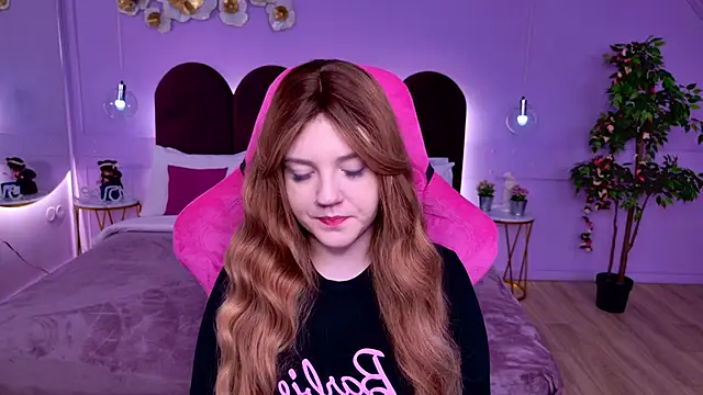 Snapshot of AlmaSound chatting on 11/23/25, 03:39 AlmaSound online show from 11/23/25, 03:39